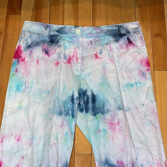 Tye dye Capris - Picture 2 of 5